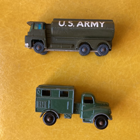 Set of two vintage die cast military army trucks vehicles made in Great Britain - Picture 11 of 16
